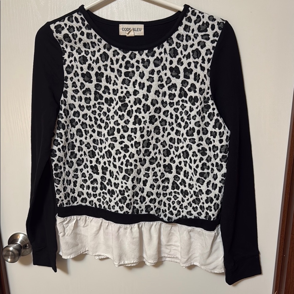 Code Bleu Black and White Leopard Print Top Size XL